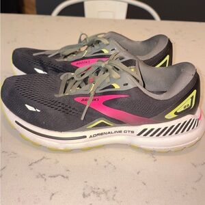 Brooks Women's Adrenaline 23 GTS Sneakers - Gray and Pink